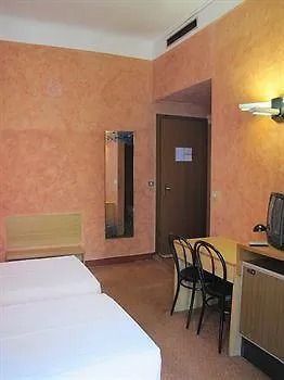 ***  Hotel Nuovo Marghera Milão Itália